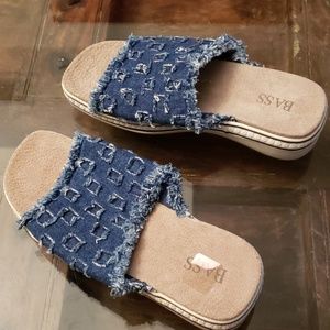 Bass sandals size 9M upper. Used but in good shape